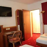 Hotel Wali's