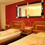 Wali's 3*