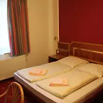 Wali's Hotel