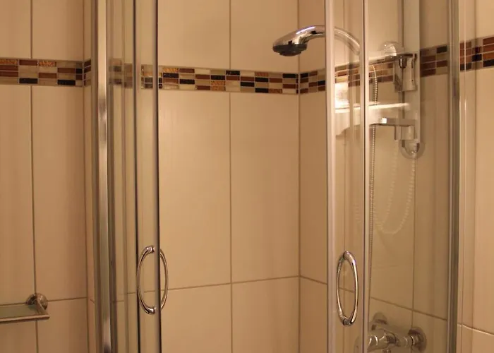 Отель Wali's 3*